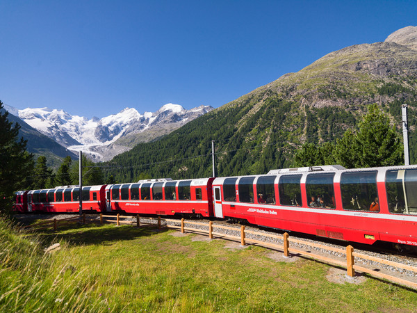 Montebellokurve; Bernina Pass; Pontresina; Oberengadin; Engadin; Graubünden; Schweiz; Switzerland; Landschaft; Schweiz; RhB, Rhätische Bahn;