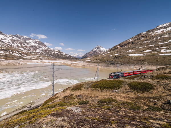 Rhätische Bahn auf dem Berninapass