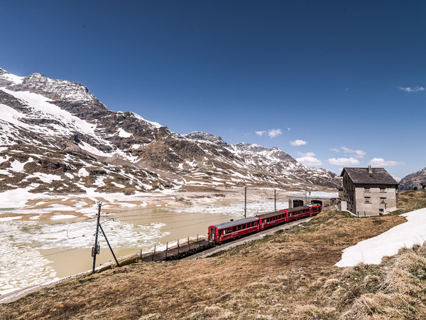 Rhätische Bahn auf dem Berninapass