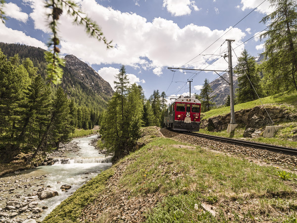 Rhätische Bahn vor Pontresina