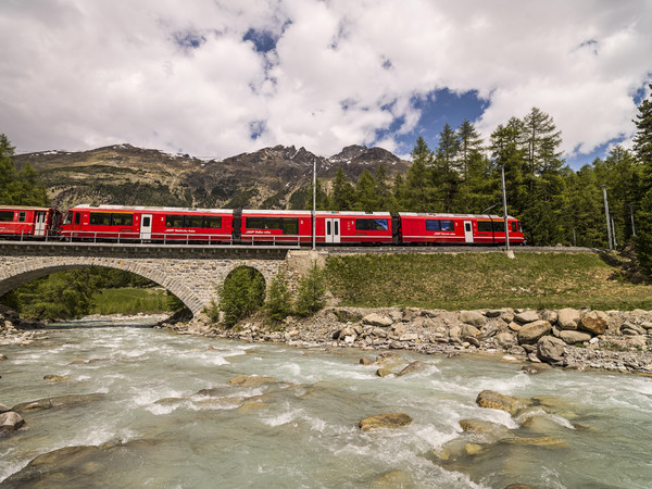 Rhätische Bahn auf dem Berninapass