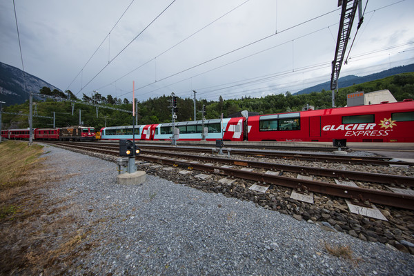 Rhätische Bahn auf der Rheinbrücke bei Reichenau