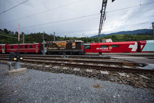 Rhätische Bahn auf der Rheinbrücke bei Reichenau