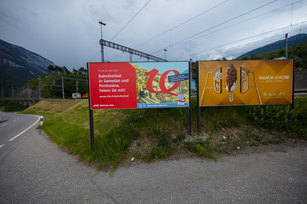 Rhätische Bahn auf der Rheinbrücke bei Reichenau