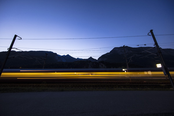 Rhätische Bahn auf der Rheinbrücke bei Reichenau