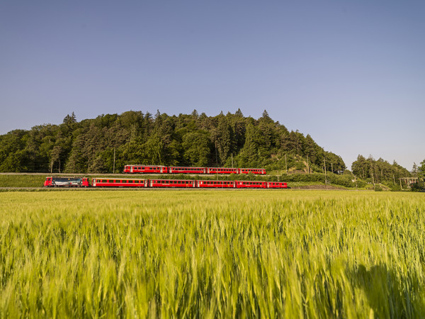 RhB-Pendler kreuzen sich bei Reichenau