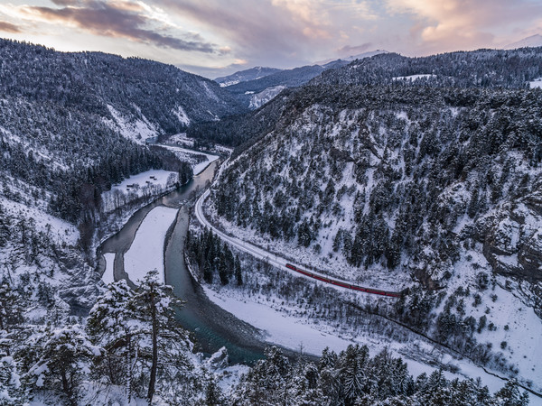 Aussicht auf Rheinschlucht in Graubünden