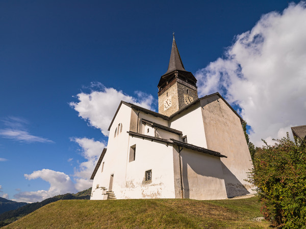 Katholische Dorfkirche von Sagogn, Surselva, Graubünden