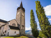 Foto: Katholische Dorfkirche von Sagogn, Surselva, Graubünden
