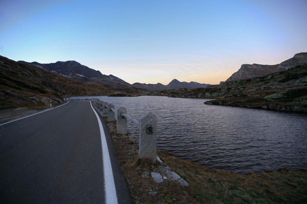 Auf dem Bernhardinpass bei Hinterrhein in Graubünden, Blick in Richtung Norden