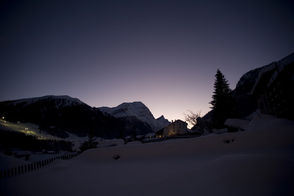 Winterabend in Splügen in Graubünden