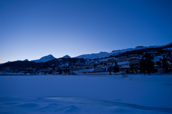 Blick vom See auf St.Moritz by Night