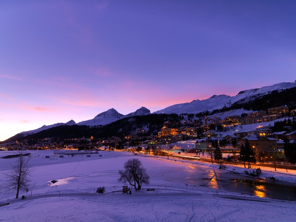 Blick vom Hotel Waldhaus am See in Richtung Bahnhof St. Moritz