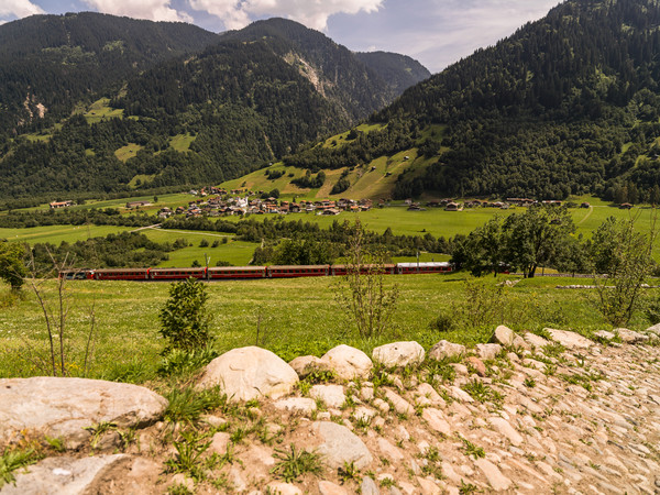 Blick von Sumvitg nach Surrein in der surselva, Graubünden