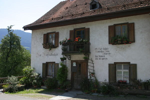 Dorfkern von Tamins in Graubünden