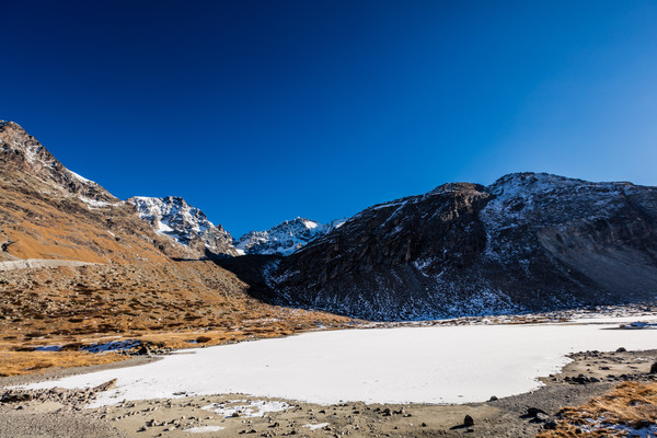 Der Gletschersee Lej da Vadret zuhinterst im Val Roseg bei Pontresina im Oberengadin.