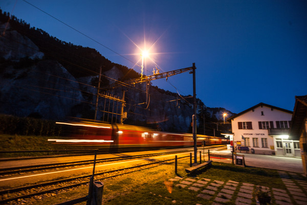 Rhätische Bahn auf der Rheinbrücke bei Reichenau