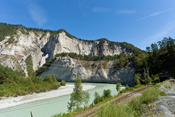 Riverrafting und Kajakfahren in der Ruinaulta bei Versam in Graubünden