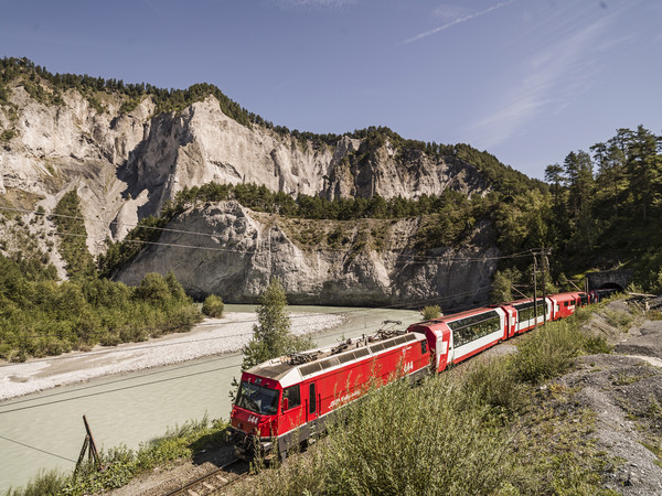 Chrummwag in der Rheinschlucht mit Glacier Express