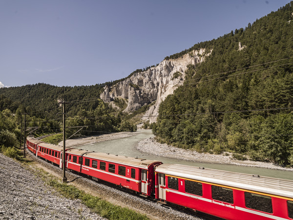 Rhätische Bahn in der Rheinschlucht