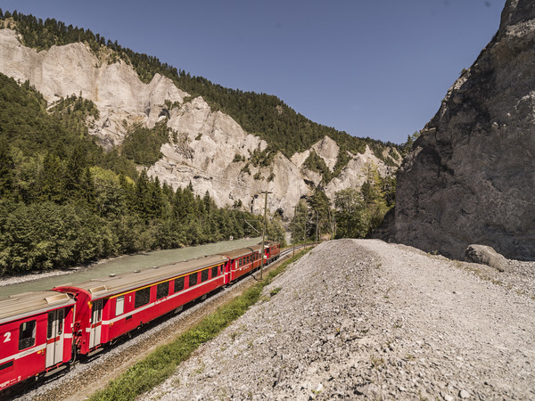 Rhätische Bahn in der Rheinschlucht