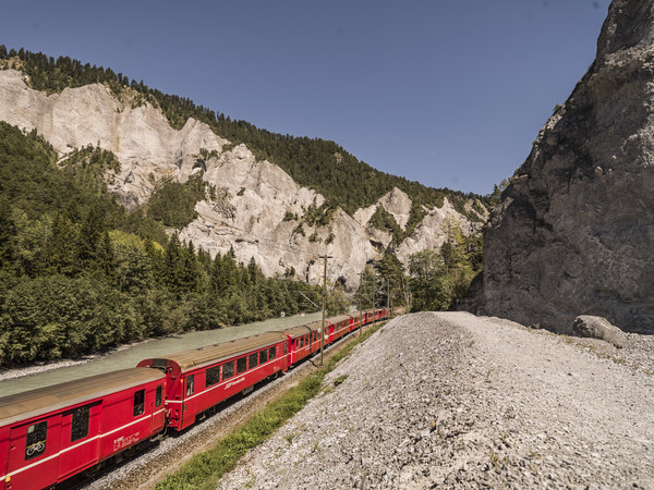 Rhätische Bahn in der Rheinschlucht